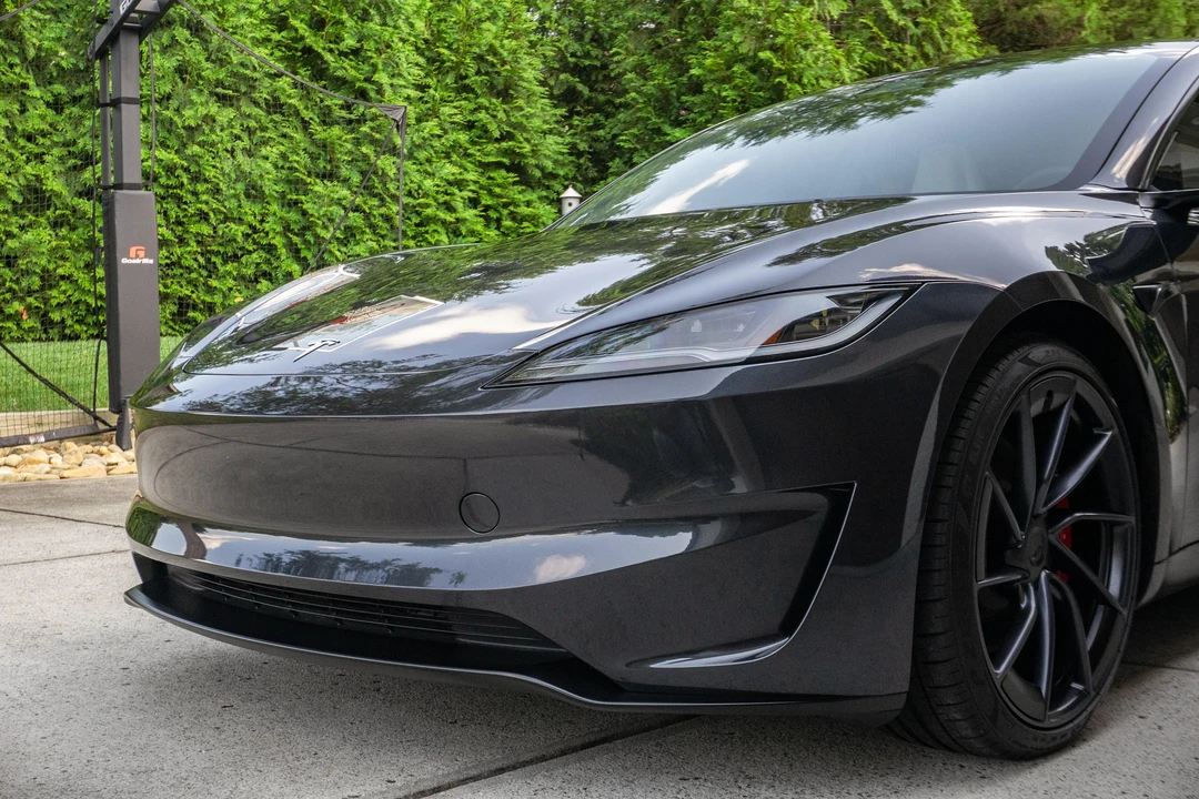 2024 Tesla Model 3 Performance - Image 13 of 31