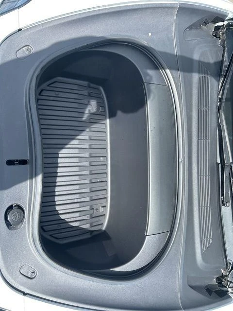 2024 Tesla Model 3 Performance - Image 20 of 21