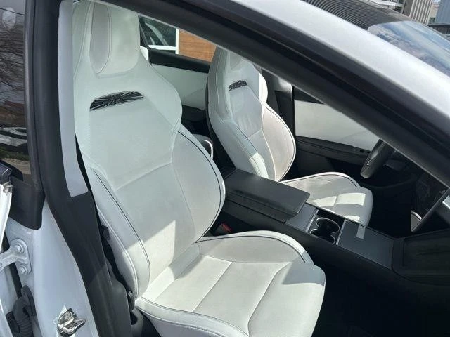 2024 Tesla Model 3 Performance - Image 19 of 23