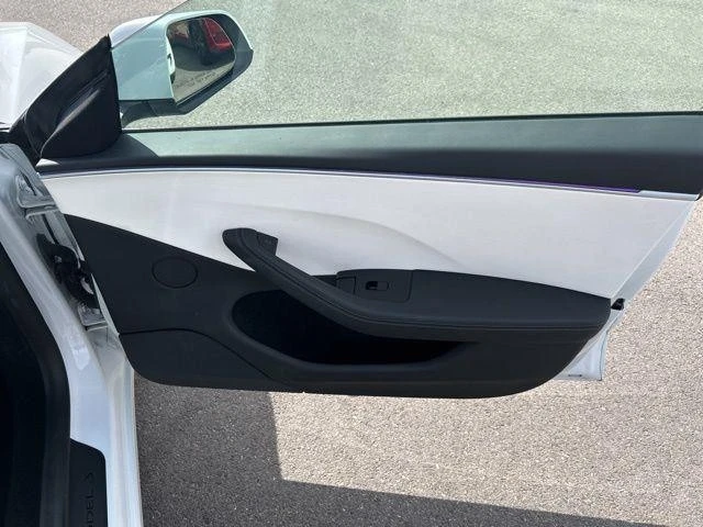 2024 Tesla Model 3 Performance - Image 17 of 23