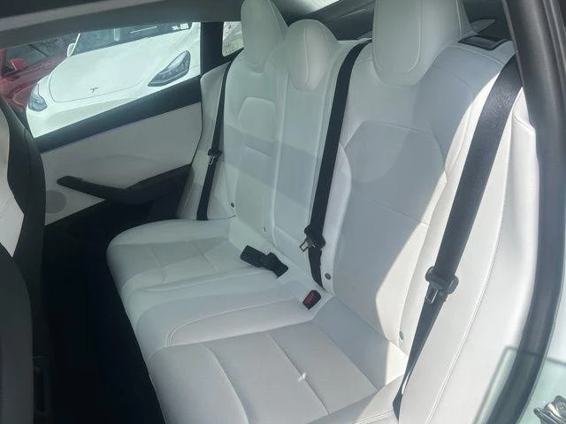 2024 Tesla Model 3 Performance - Image 15 of 23