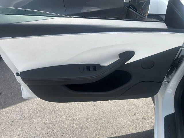 2024 Tesla Model 3 Performance - Image 10 of 23