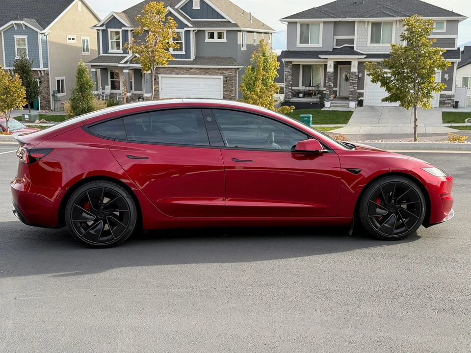 2024 Tesla Model 3 Performance - Image 9 of 31