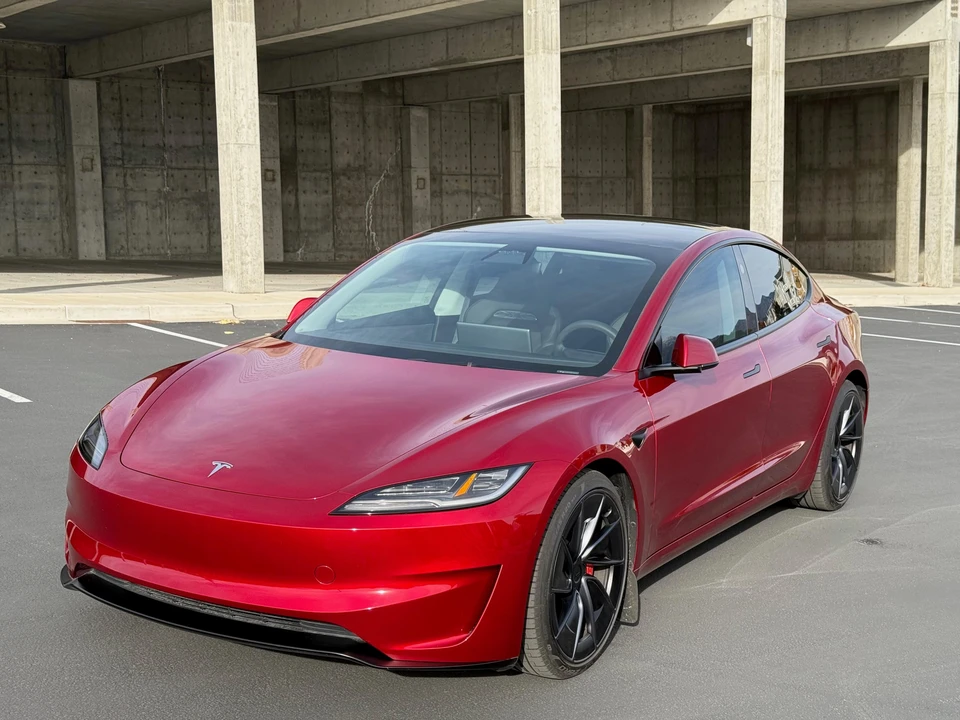2024 Tesla Model 3 Performance - Image 6 of 31