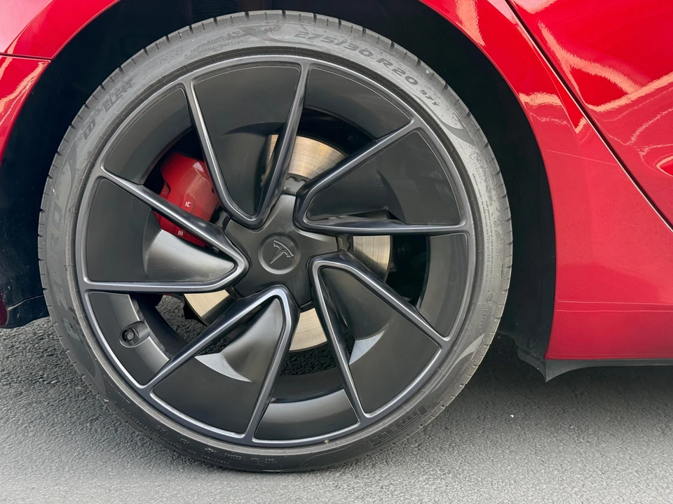 2024 Tesla Model 3 Performance - Image 21 of 31