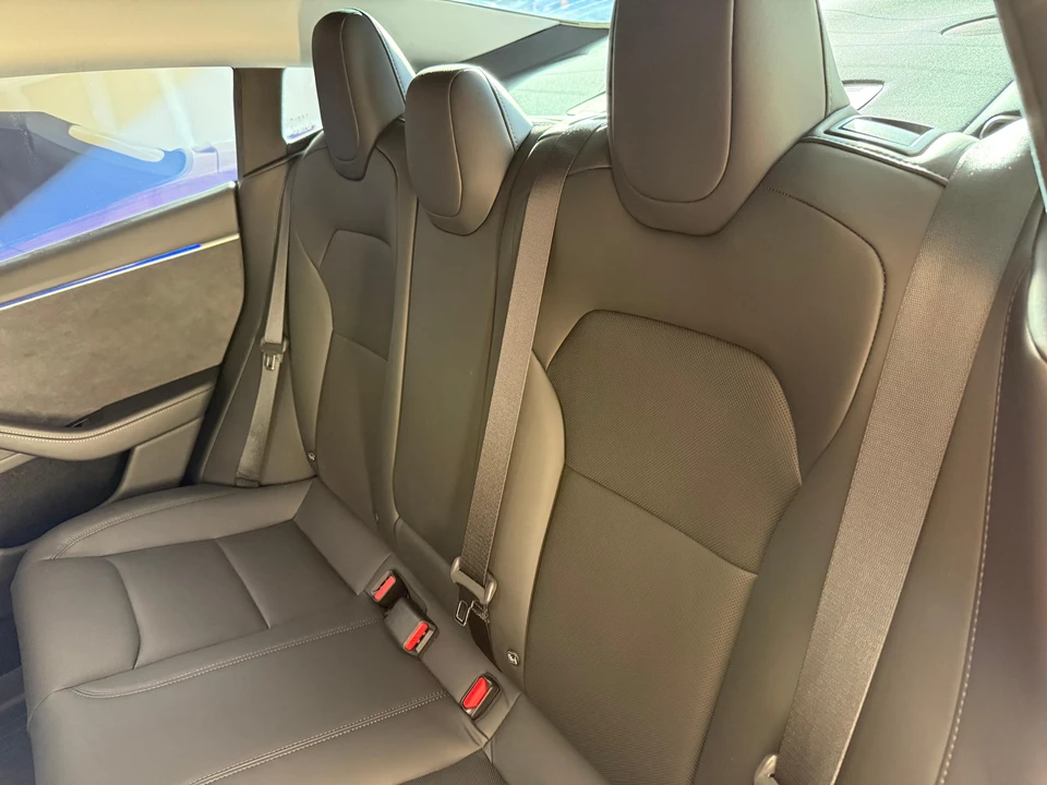 2024 Tesla Model 3 Performance - Image 25 of 31