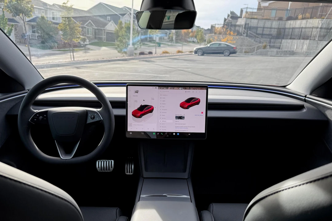 2024 Tesla Model 3 Performance - Image 23 of 31