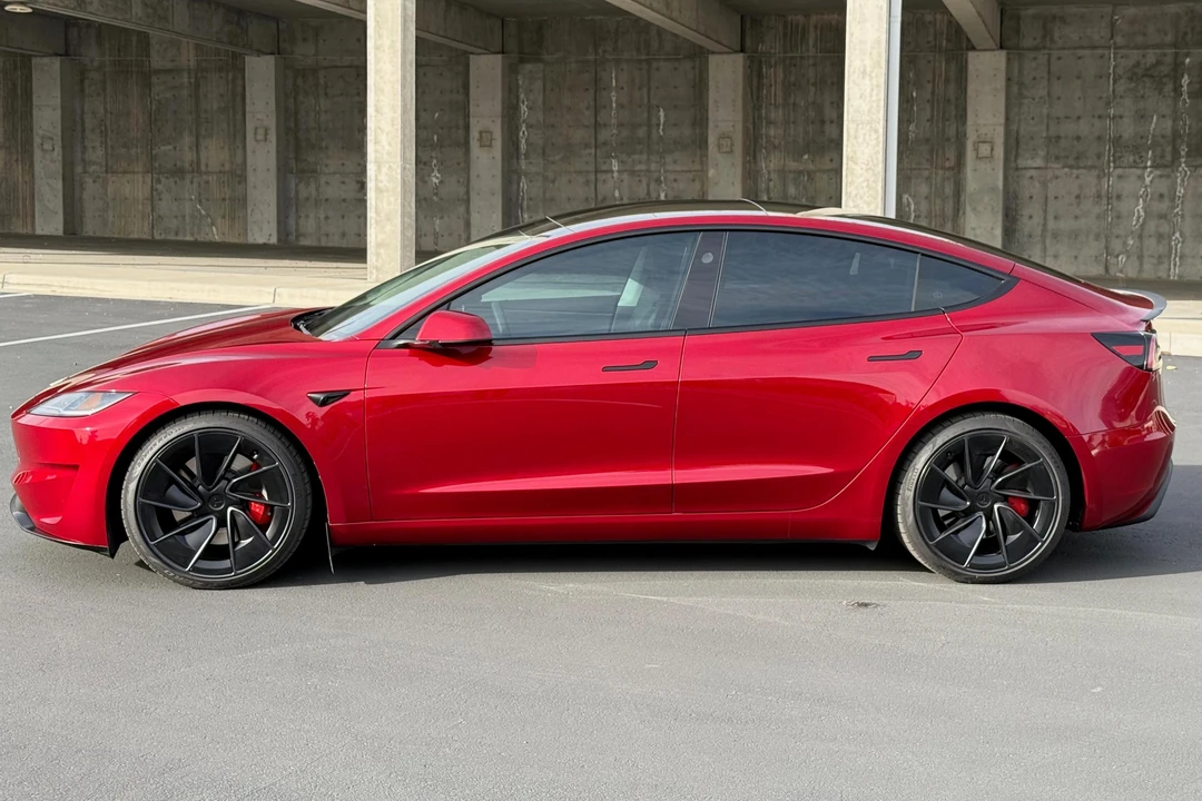 2024 Tesla Model 3 Performance - Image 3 of 31