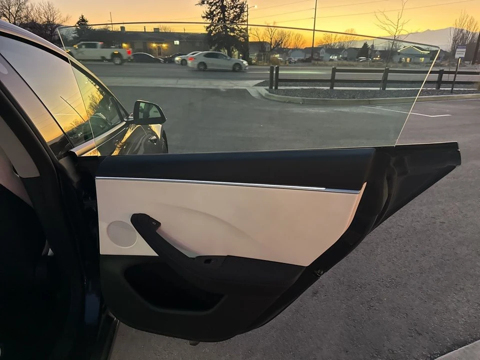 2024 Tesla Model 3 Performance - Image 17 of 21