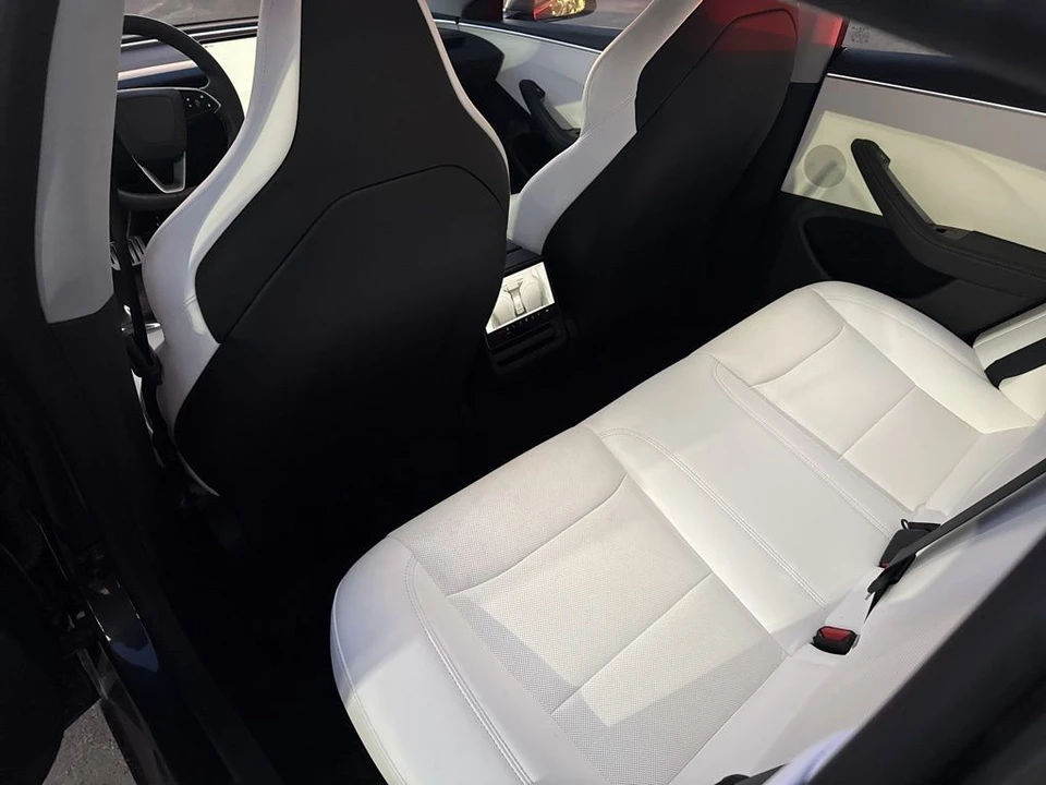 2024 Tesla Model 3 Performance - Image 14 of 21