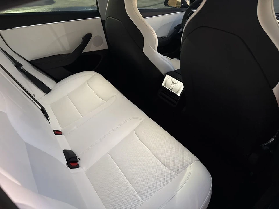 2024 Tesla Model 3 Performance - Image 18 of 21