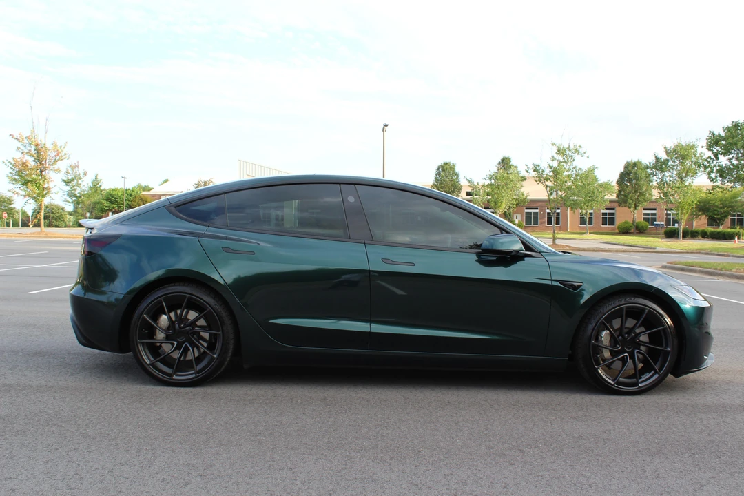 2024 Tesla Model 3 Performance - Image 19 of 31