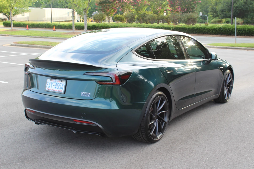 2024 Tesla Model 3 Performance - Image 18 of 31