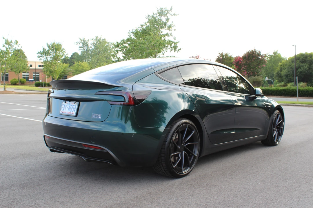 2024 Tesla Model 3 Performance - Image 11 of 31