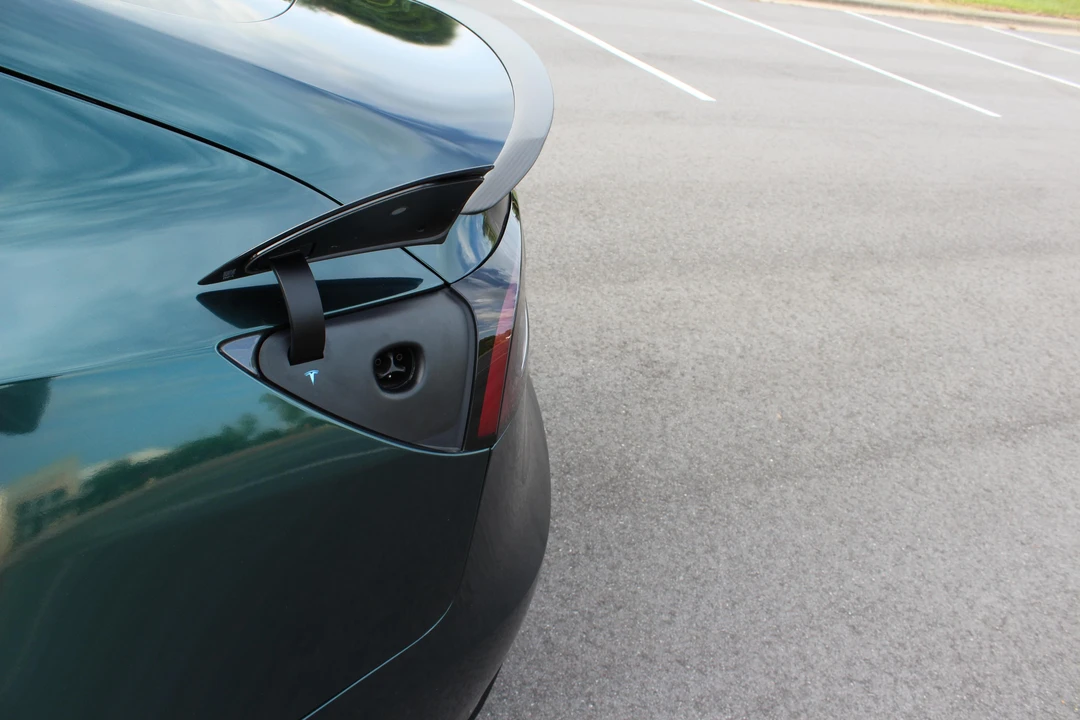2024 Tesla Model 3 Performance - Image 23 of 31