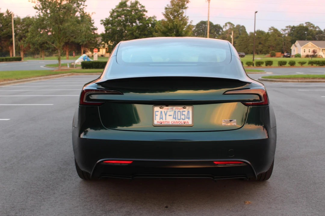 2024 Tesla Model 3 Performance - Image 16 of 31