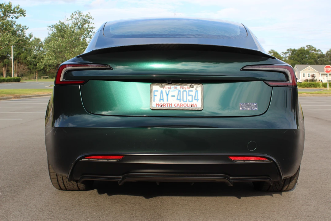 2024 Tesla Model 3 Performance - Image 17 of 31