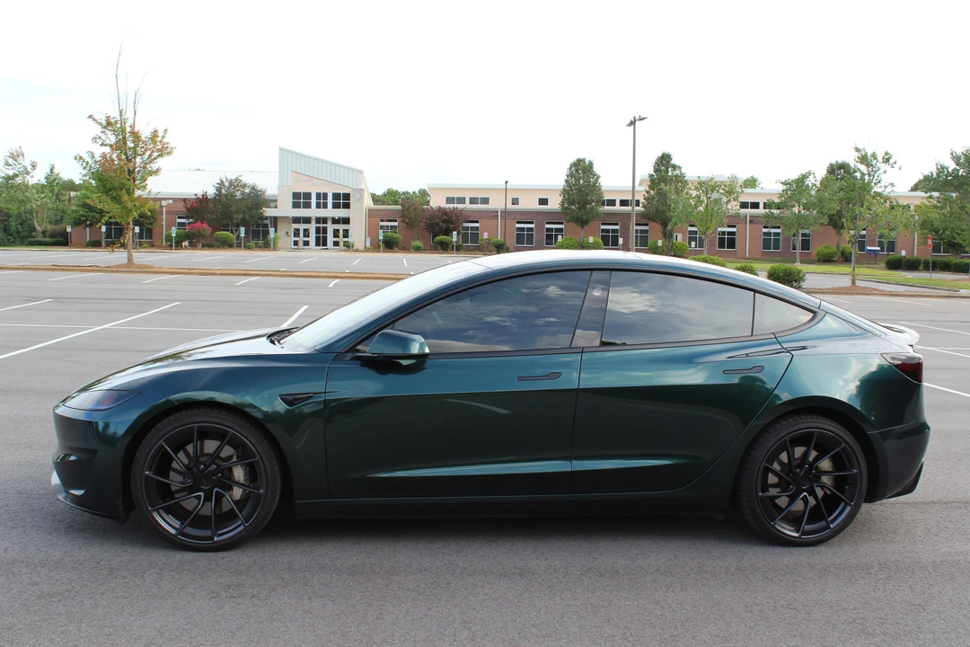 2024 Tesla Model 3 Performance - Image 14 of 31