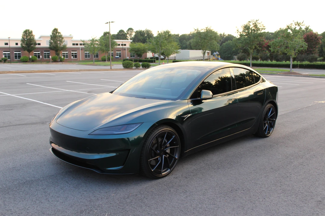 2024 Tesla Model 3 Performance - Image 13 of 31