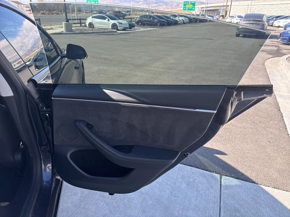 2024 Tesla Model 3 Performance - Image 17 of 21