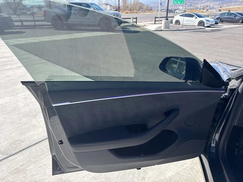 2024 Tesla Model 3 Performance - Image 10 of 21