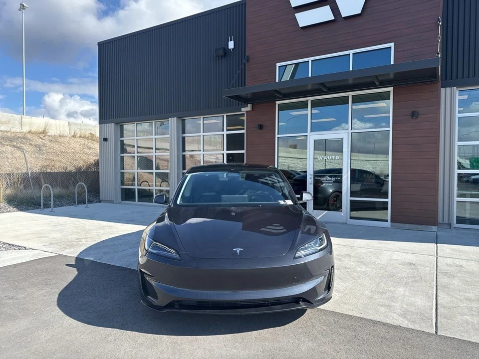 2024 Tesla Model 3 Performance - Image 3 of 21