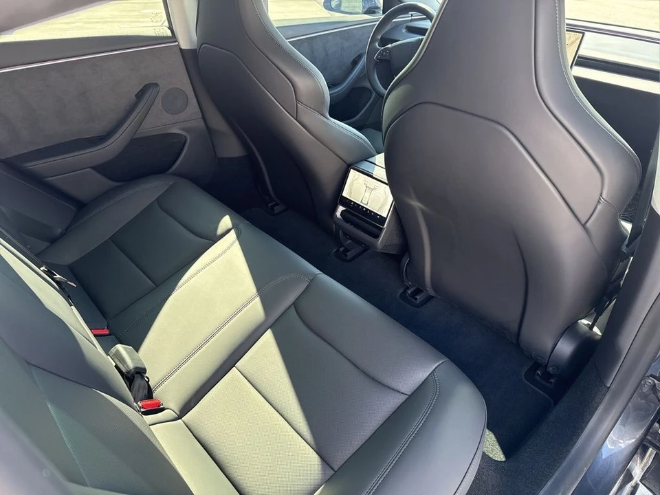 2024 Tesla Model 3 Performance - Image 18 of 21