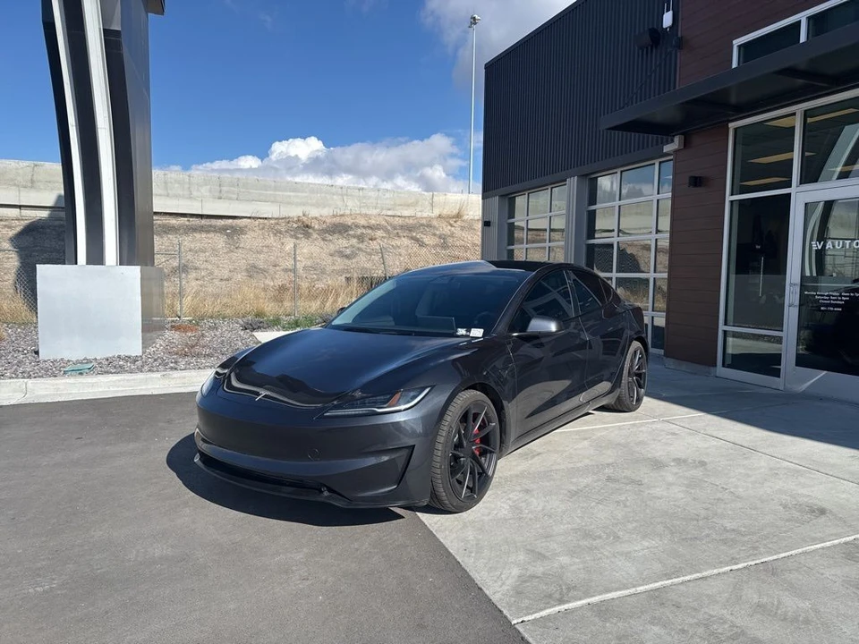 2024 Tesla Model 3 Performance - Image 4 of 21