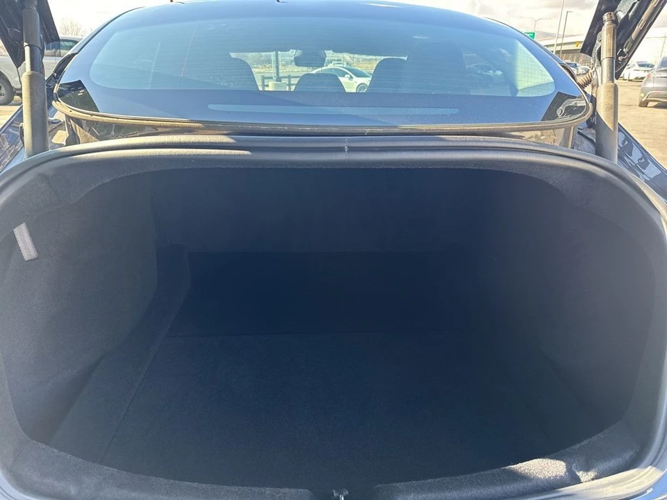 2024 Tesla Model 3 Performance - Image 16 of 21
