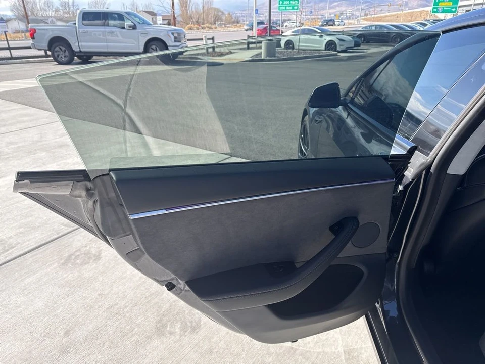 2024 Tesla Model 3 Performance - Image 13 of 21