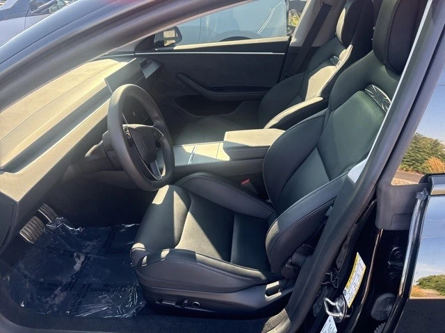 2024 Tesla Model 3 Performance - Image 13 of 21