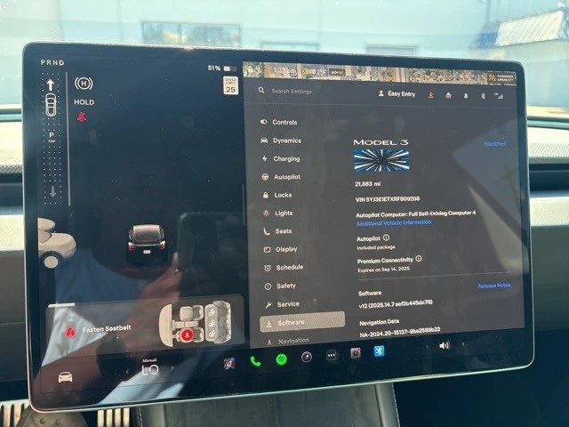 2024 Tesla Model 3 Performance - Image 11 of 21