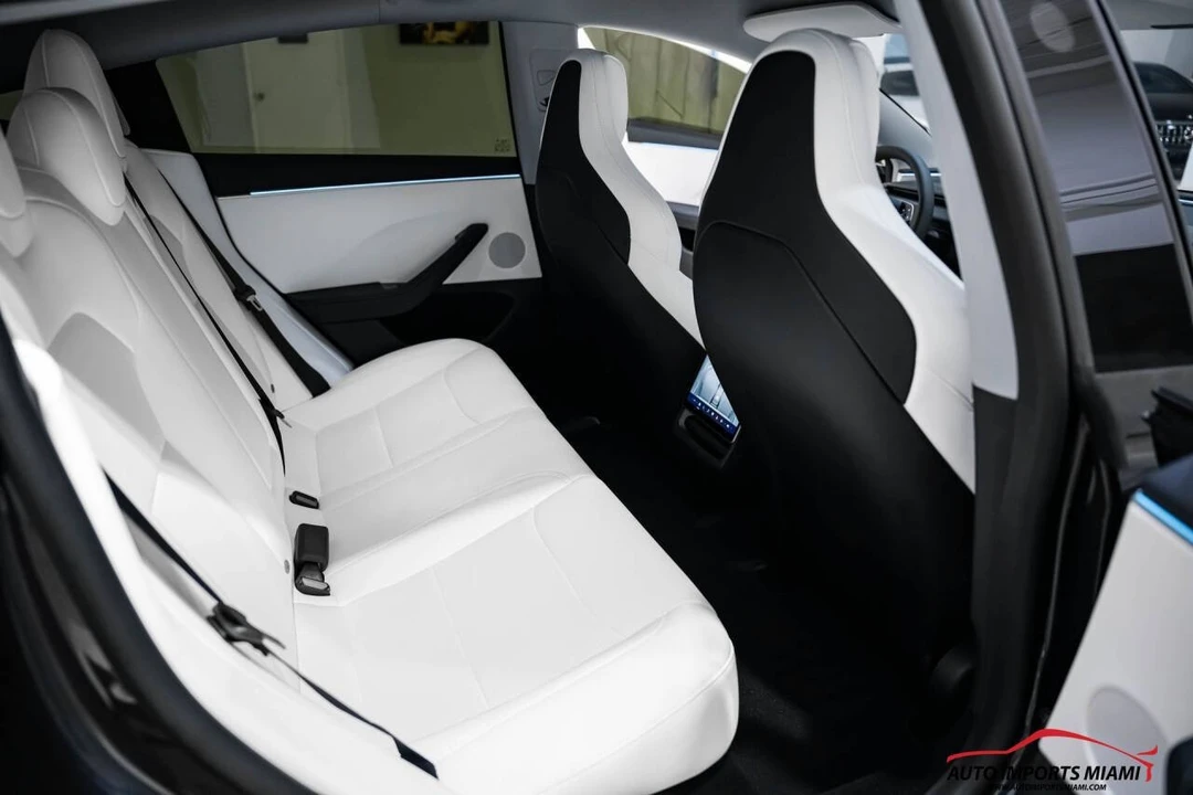 2024 Tesla Model 3 Performance - Image 10 of 21