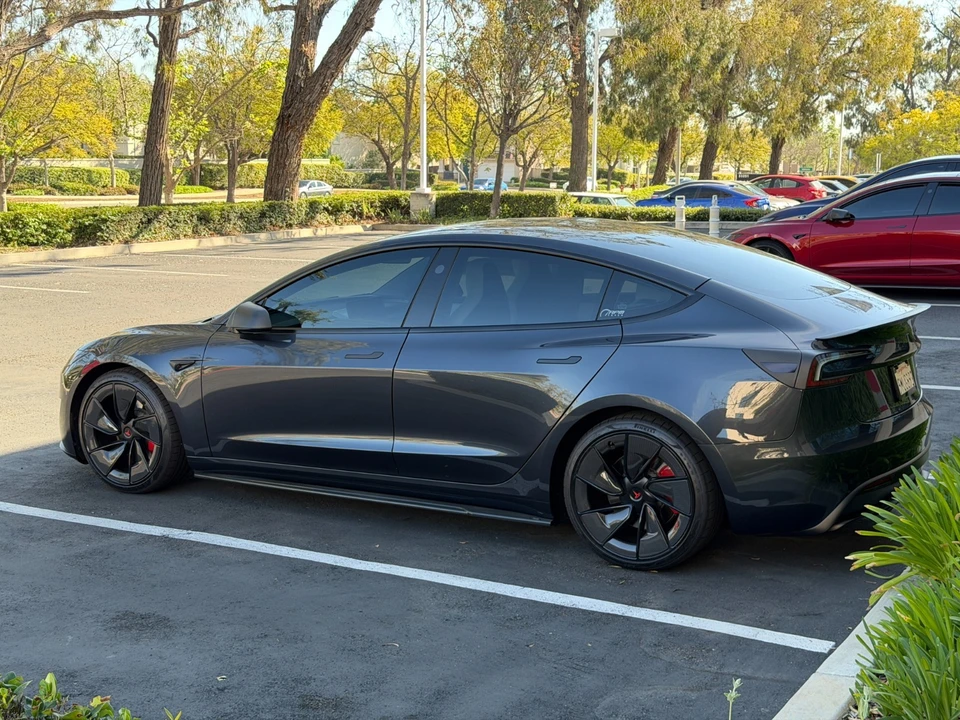 2024 Tesla Model 3 Performance - Image 16 of 28