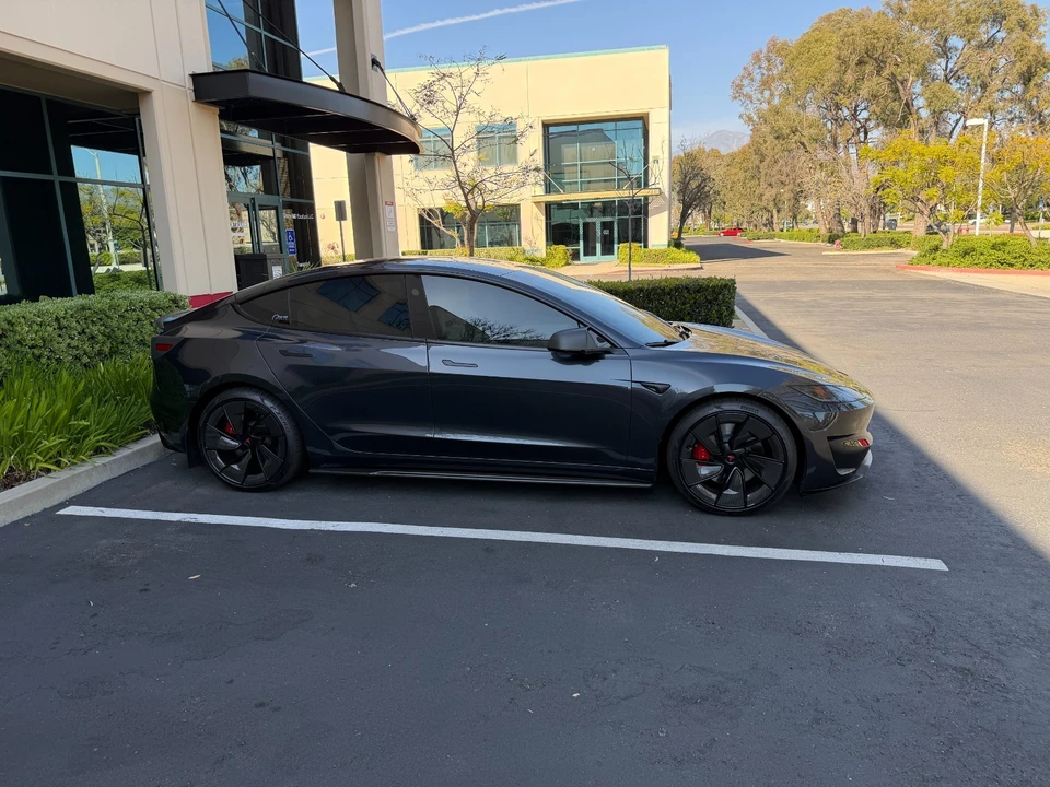 2024 Tesla Model 3 Performance - Image 19 of 28