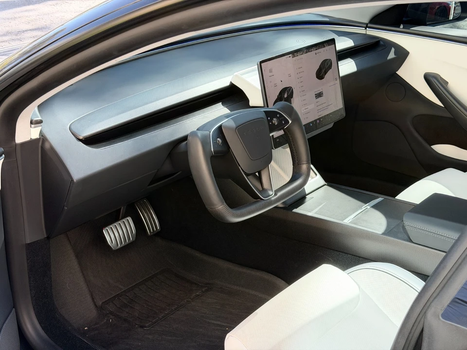 2024 Tesla Model 3 Performance - Image 6 of 28