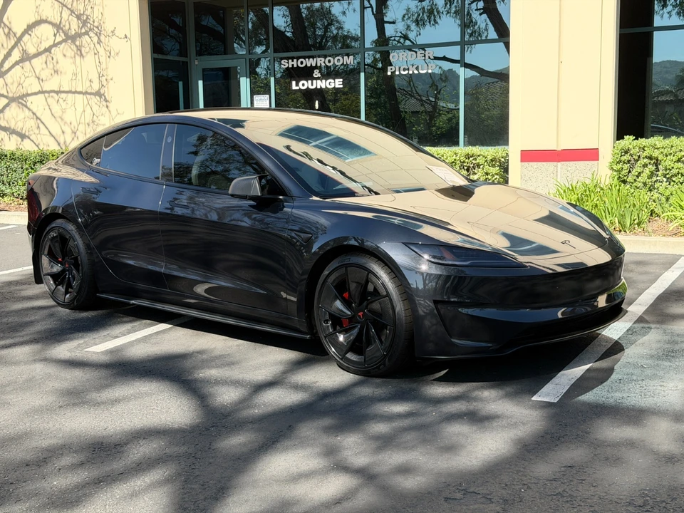 2024 Tesla Model 3 Performance - Image 12 of 28