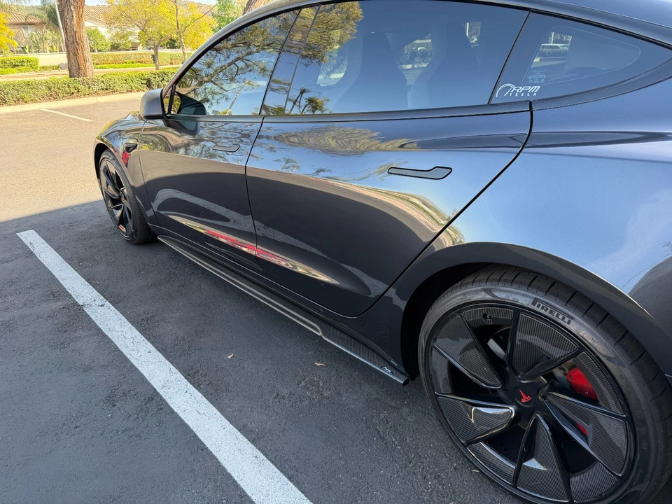 2024 Tesla Model 3 Performance - Image 17 of 28