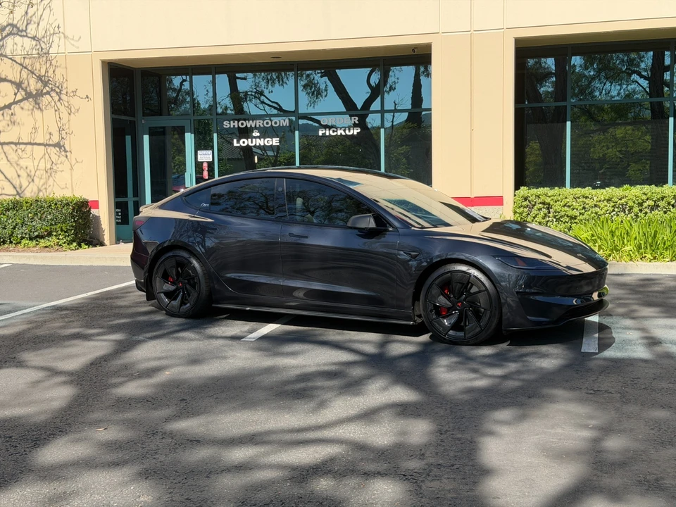 2024 Tesla Model 3 Performance - Image 4 of 28