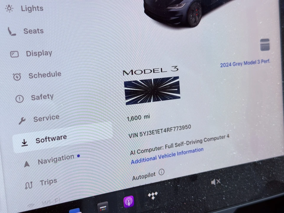 2024 Tesla Model 3 Performance - Image 15 of 28