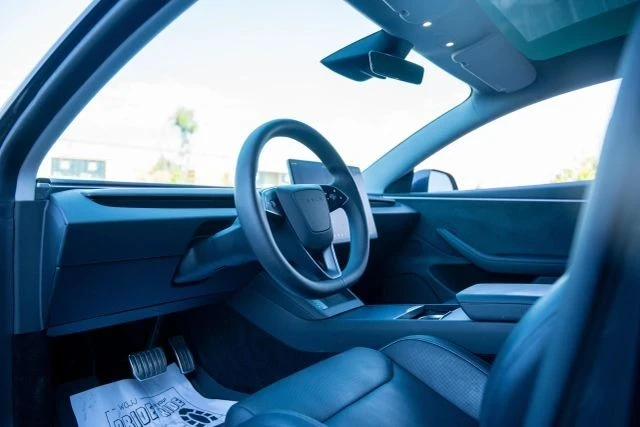2024 Tesla Model 3 Performance - Image 4 of 19