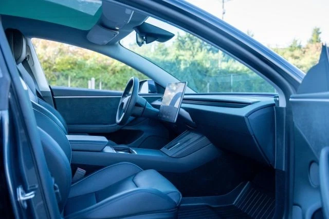 2024 Tesla Model 3 Performance - Image 16 of 19