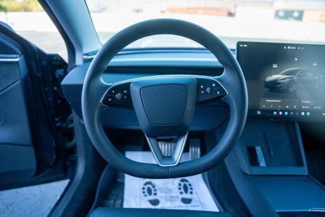 2024 Tesla Model 3 Performance - Image 17 of 19