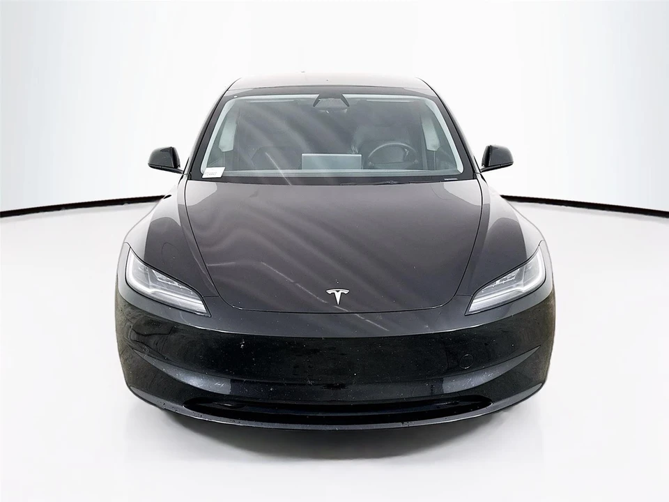 2024 Tesla Model S - Image 10 of 20