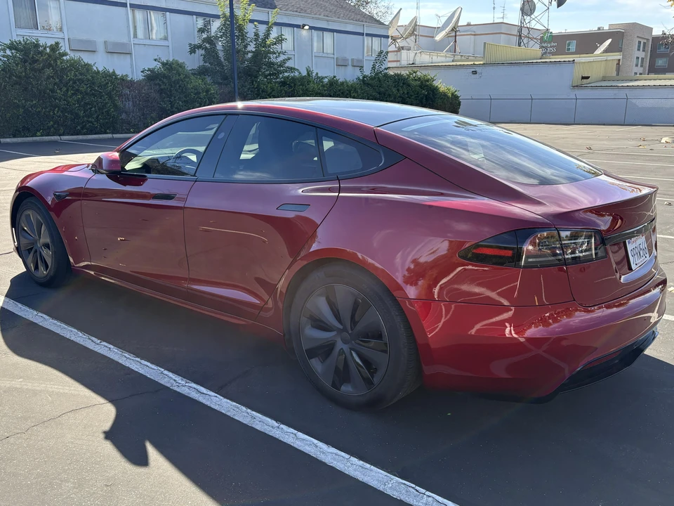 2024 Tesla Model S - Image 8 of 31