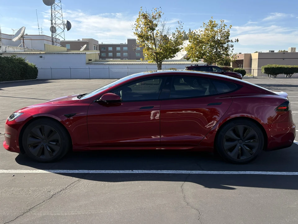 2024 Tesla Model S - Image 7 of 31