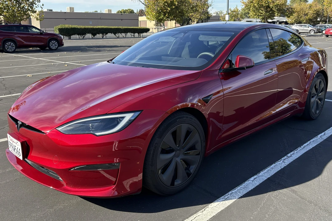 2024 Tesla Model S - Image 2 of 31