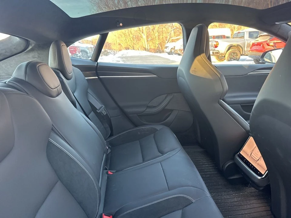 2024 Tesla Model S Plaid - Image 11 of 12