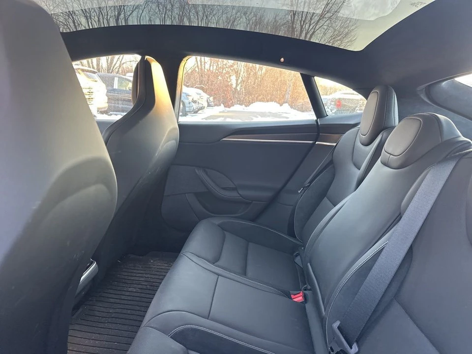 2024 Tesla Model S Plaid - Image 9 of 12