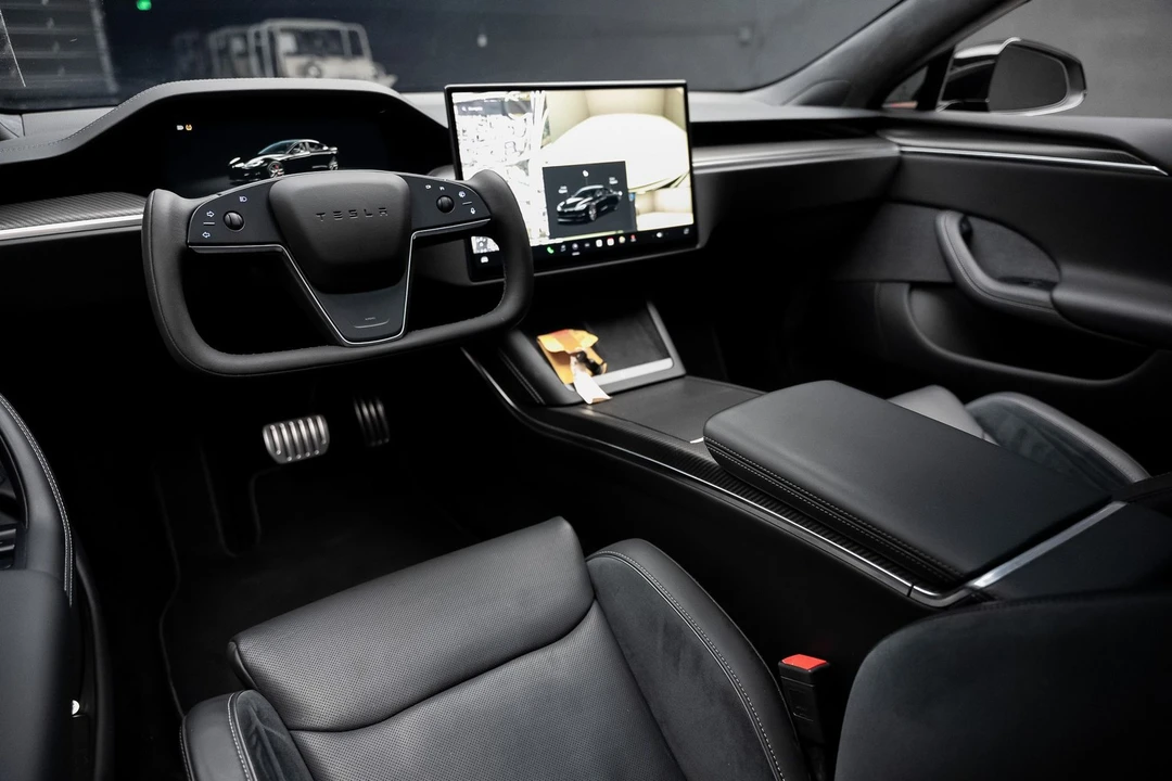 2024 Tesla Model S Plaid - Image 2 of 21